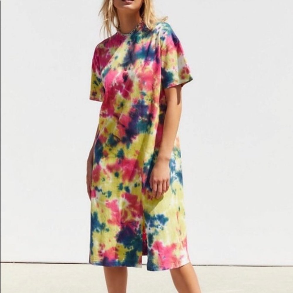 NWOT Urban Outfitters Tie Dye Short Sleeve Midi Dress (XS)